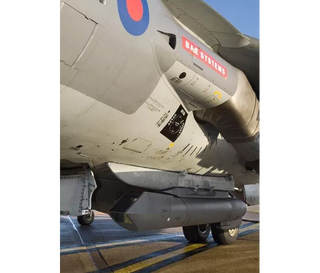 Illustration for article titled How Fighter Jets Lock On (and How the Targets Know)